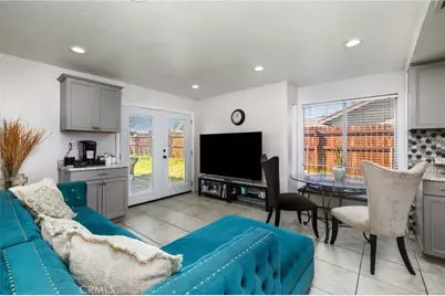 821 E Etiwanda, Rialto, CA 92376 - Photo 17