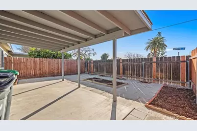 395 Antigua, Hemet, CA 92545 - Photo 25