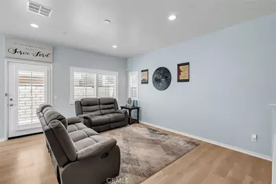 16064 Symphony Lane, Fontana, CA 92336 - Photo 11