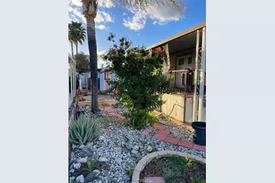 4400 Florida, Hemet, CA 92545 - Photo 3