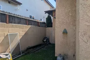 975 E 43rd St, Los Angeles, CA 90011 - Photo 23