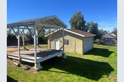 12184 Gladys, Yucaipa, CA 92399 - Photo 9