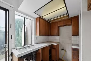 534 S Flower Cir, Orange, CA 92868 - Photo 7