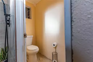 17190 Melon Ave, Fontana, CA 92336 - Photo 23