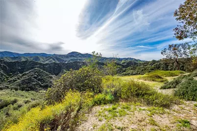 24910 Chicory Court, Stevenson Ranch, CA 91381 - Photo 7