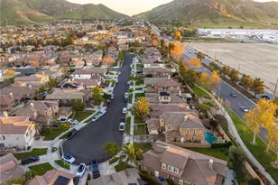 10972 White Oak Ln, Fontana, CA 92337 - Photo 47