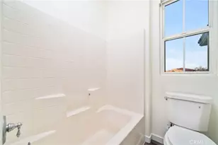 10972 White Oak Ln, Fontana, CA 92337 - Photo 23