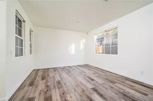 10972 White Oak Ln, Fontana, CA 92337 - Photo 7