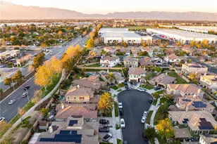 10972 White Oak Ln, Fontana, CA 92337 - Photo 49