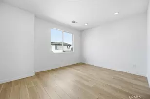 27341 Bear Creek Ln, Valencia, CA 91381 - Photo 15