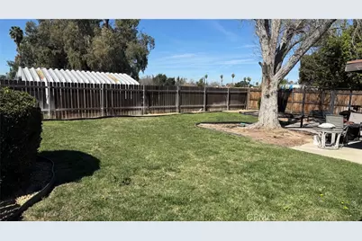 573 N Girard, Hemet, CA 92544 - Photo 3