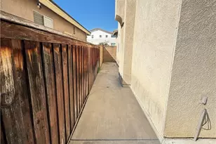 6340 Peach Blossom, Jurupa, CA 92880 - Photo 27