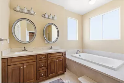 6958 Amigo, Reseda, CA 91335 - Photo 21