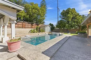 18090 Orange, Fontana, CA 92335 - Photo 39