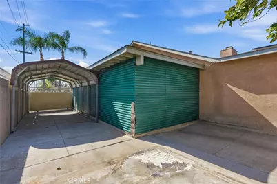 18090 Orange, Fontana, CA 92335 - Photo 43