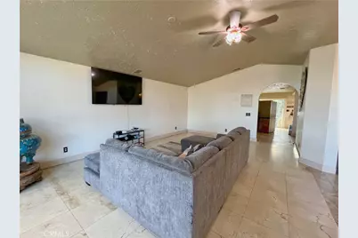 8323 Peach Avenue, Hesperia, CA 92345 - Photo 7