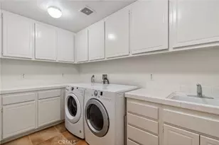 7470 Chateau Ridge Ln, Riverside, CA 92506 - Photo 35