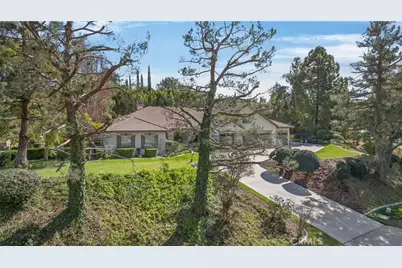 7470 Chateau Ridge Lane, Riverside, CA 92506 - Photo 5