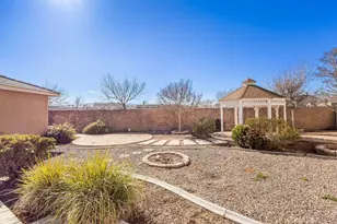 8466 Hoover Ct, Oak Hills, CA 92344 - Photo 27