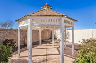 8466 Hoover Ct, Oak Hills, CA 92344 - Photo 33