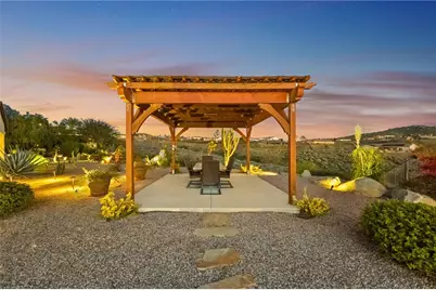 7774 Kingdom, Riverside, CA 92506 - Photo 11