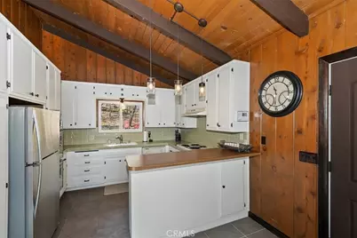 27994 W Shore, Lake Arrowhead, CA 92352 - Photo 13