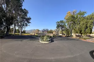 7707 Newcastle Ct, Highland, CA 92346 - Photo 41