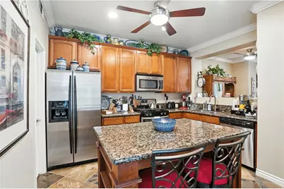 15636 Vista Way #104, Lake Elsinore, CA 92532 - Photo 3