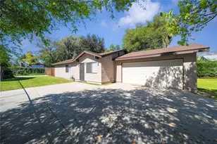 1911 N Summit, Pasadena, CA 91103 - Photo 3