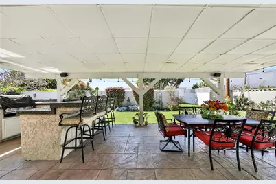 16381 Rhone, Huntington Beach, CA 92647 - Photo 33