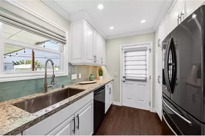 16381 Rhone, Huntington Beach, CA 92647 - Photo 17