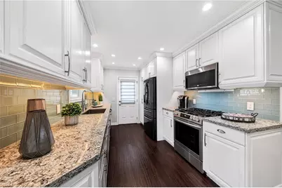 16381 Rhone, Huntington Beach, CA 92647 - Photo 15