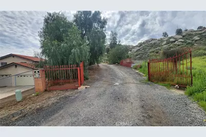 23729 Citrus Avenue, Perris, CA 92570 - Photo 11