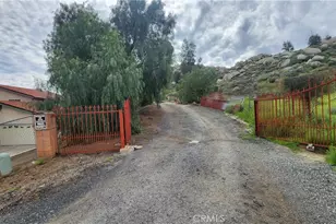 23729 Citrus Ave, Perris, CA 92570 - Photo 11