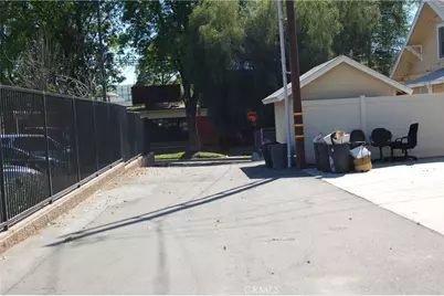 4160 Chestnut Street, Riverside, CA 92501 - Photo 27