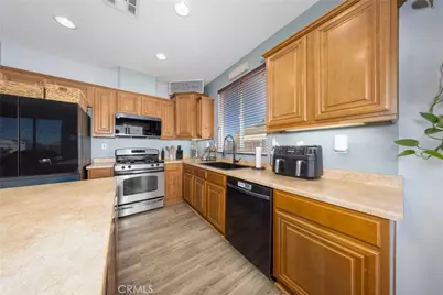 13974 Old Mill Ln., Victorville, CA 92394 - Photo 7