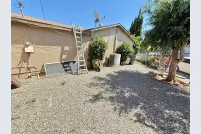 19107 Lyle Avenue, Corona, CA 92881 - Photo 9