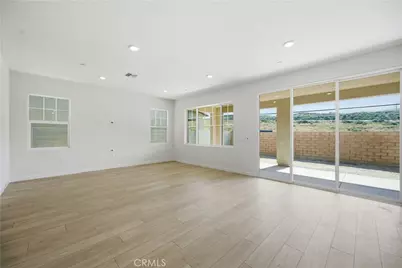 23704 Wilcox Drive, Newhall, CA 91321 - Photo 5