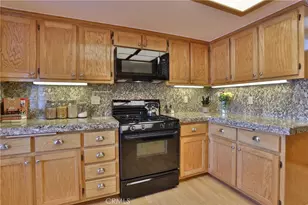 27720 St Bernard Ln, Lake Arrowhead, CA 92352 - Photo 19