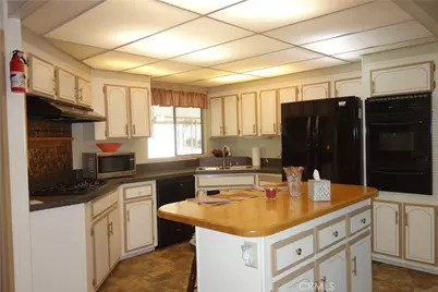 833 S Lyon Avenue, Hemet, CA 92543 - Photo 11