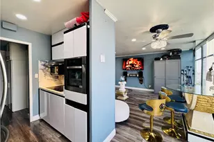 100 Atlantic Ave, Long Beach, CA 90802 - Photo 27