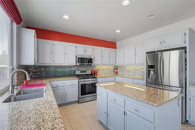 172 Goldenrod Avenue, Perris, CA 92570 - Photo 5