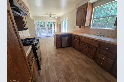 231 Hillandale Court, Riverside, CA 92507 - Photo 5