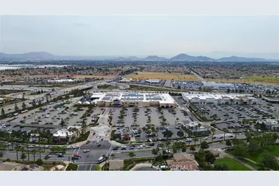 16769 Spy Glass Court, Fontana, CA 92336 - Photo 31