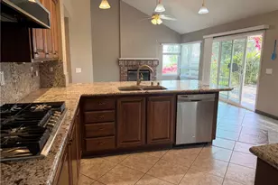 11056 Orchard View Ln, Riverside, CA 92503 - Photo 9