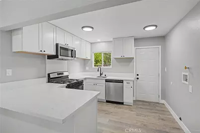 215 W Lugonia Ave, Redlands, CA 92374 - Photo 11