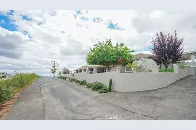 16025 Perry Heights, Riverside, CA 92504 - Photo 15