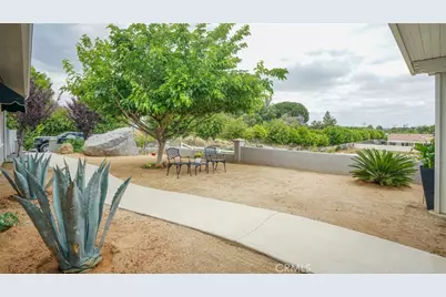 16025 Perry Heights, Riverside, CA 92504 - Photo 13