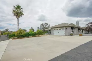16025 Perry Heights, Riverside, CA 92504 - Photo 9