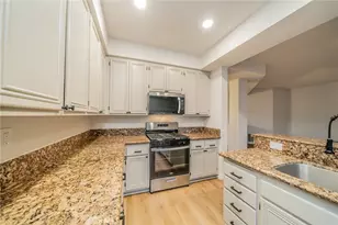 12736 Dorsey Ct, Victorville, CA 92392 - Photo 9